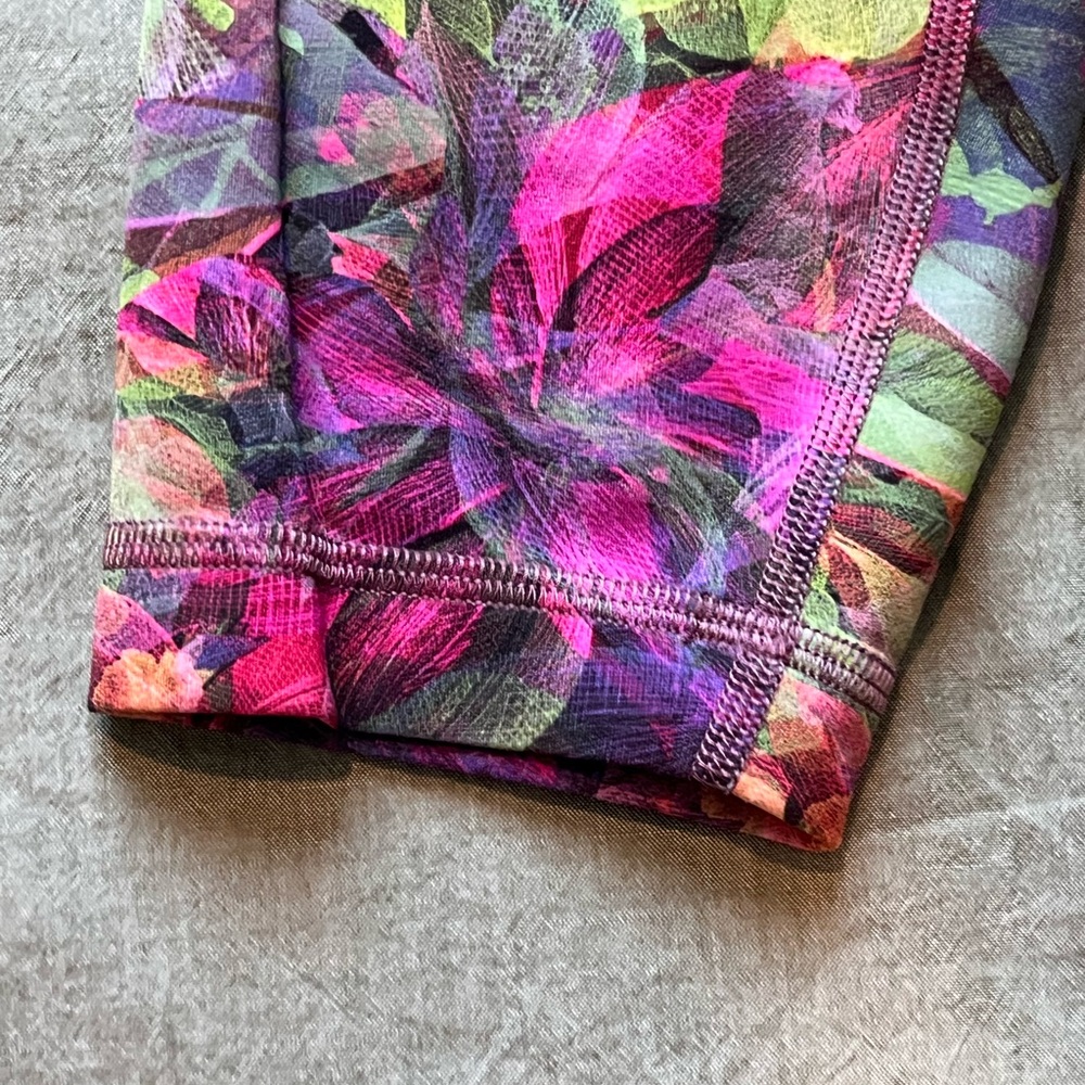 Lululemon Wunder Under High Rise tights; NWOT; size 8; multi color - Picture 7 of 9